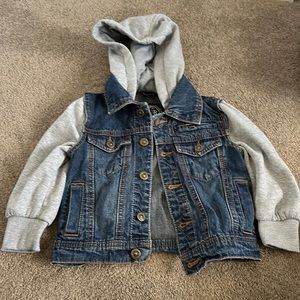 Adorable like new jean jacket 2T Urban Republic